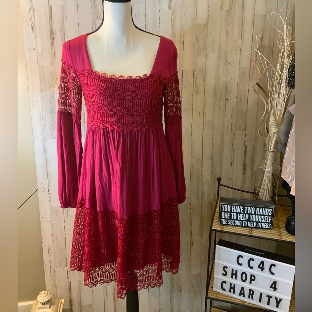 Floreat beautiful lace mixed dress. Size 2.